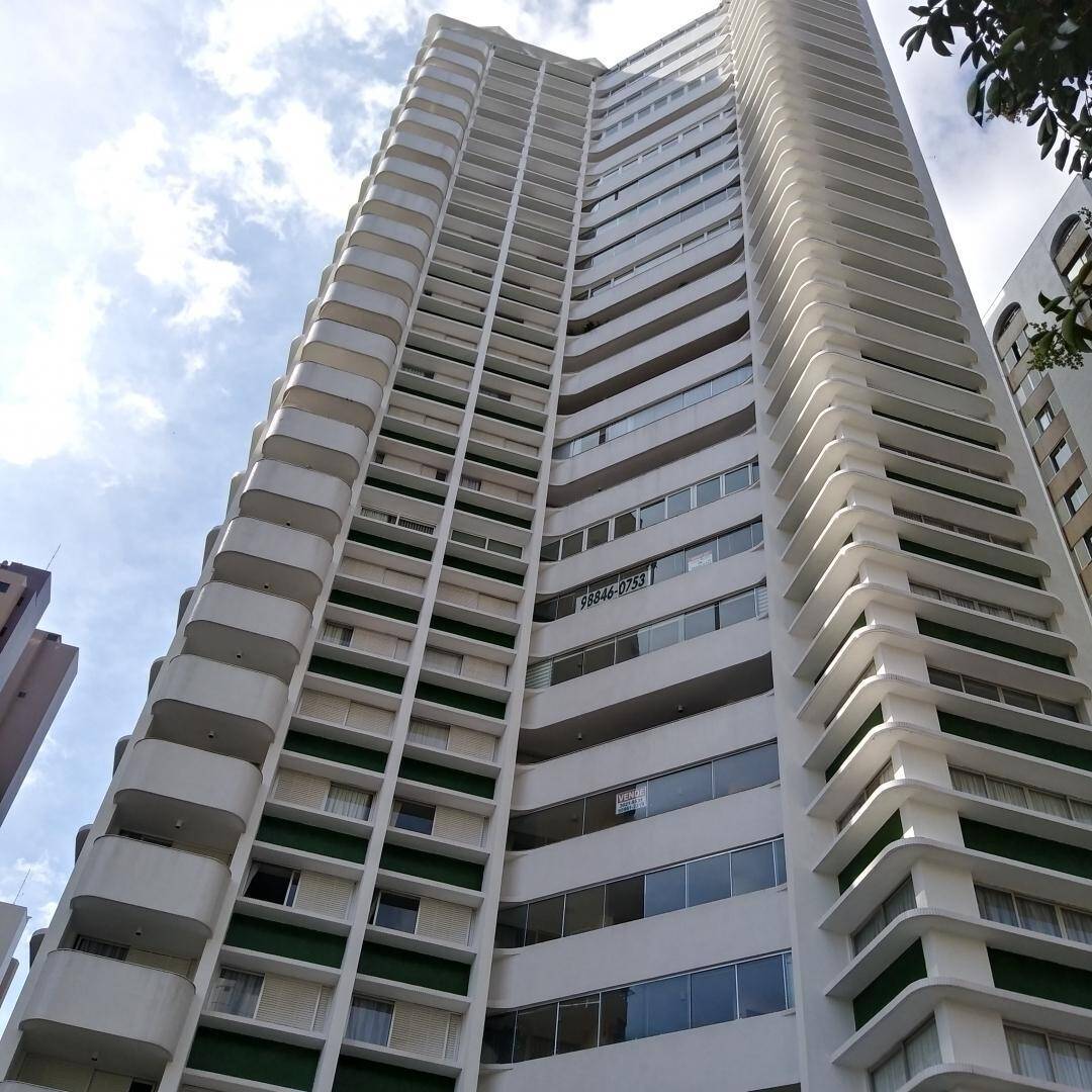 #737 - Apartamento para Venda em Curitiba - PR