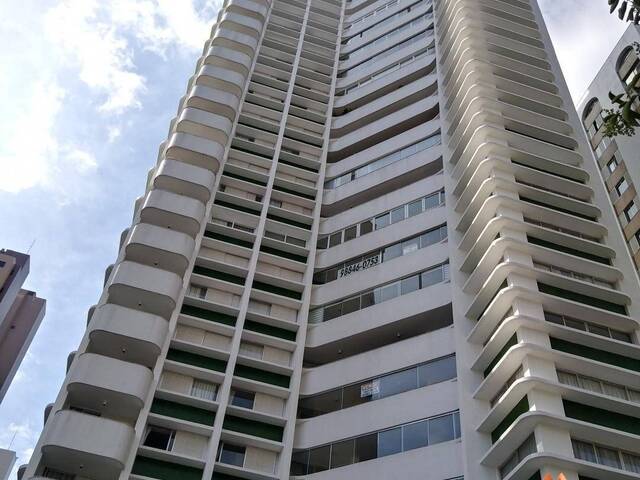 #737 - Apartamento para Venda em Curitiba - PR - 1