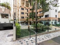 Apartamento para Venda em Curitiba - 1